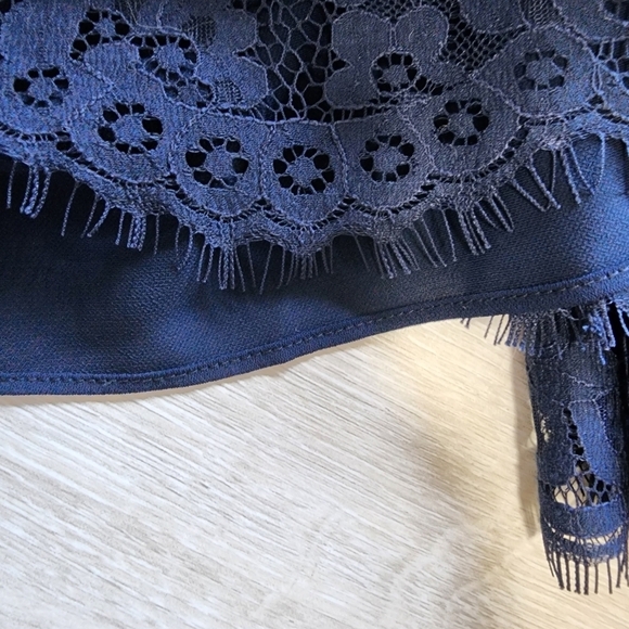 NWT Joie Abay Cold Shoulder Lace Blouse - Large - Picture 12 of 13